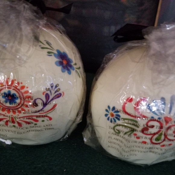 Skull candles (2) - Picture 2 of 6